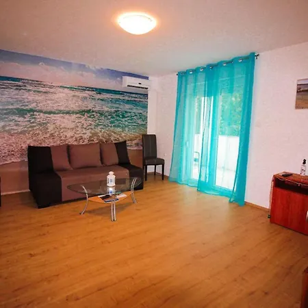 Apartament Mirno *