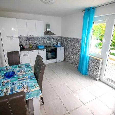 Mirno Apartment *